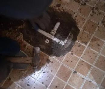 谢通门卫生间漏水维修公司为您分享下卫生间渗水如何处理及注意事项